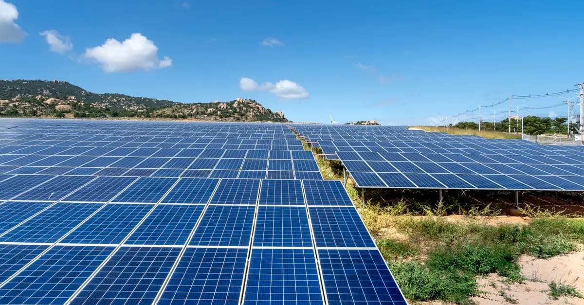 Photovoltaïque vs Thermique : lequel choisir pour votre maison ?